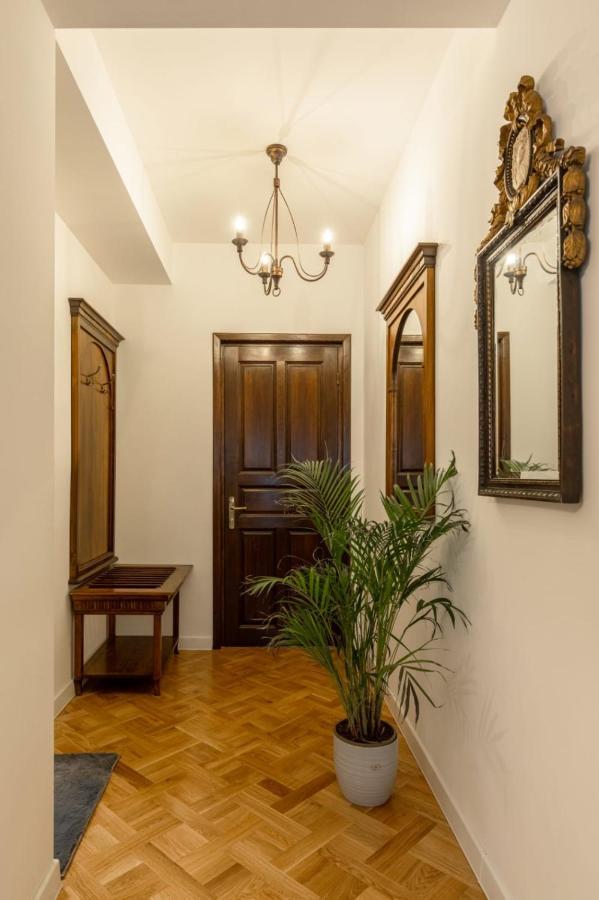 Hotel Clucerului Arc De Triomphe à Bucarest Extérieur photo